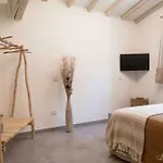 Dimora La Fiumara בית הארחה 3*